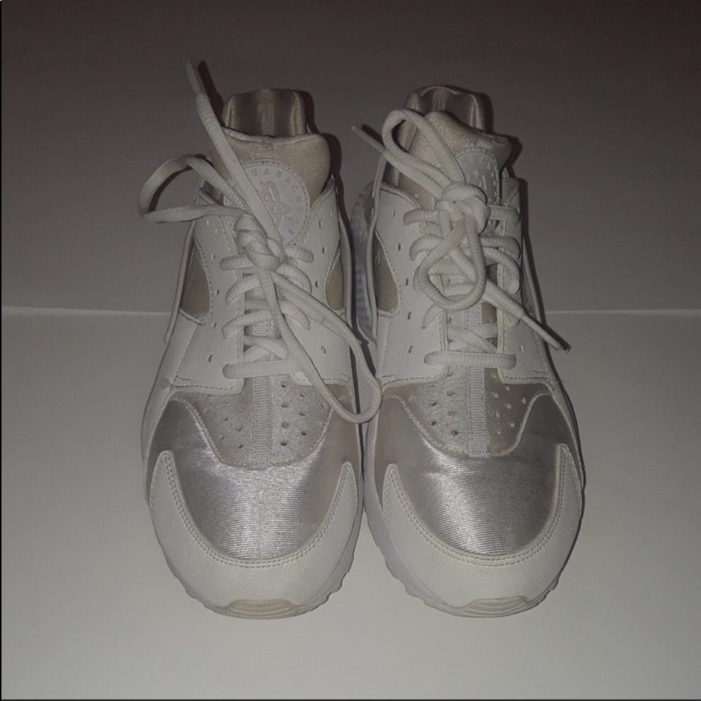 White Huaraches 👟❤️